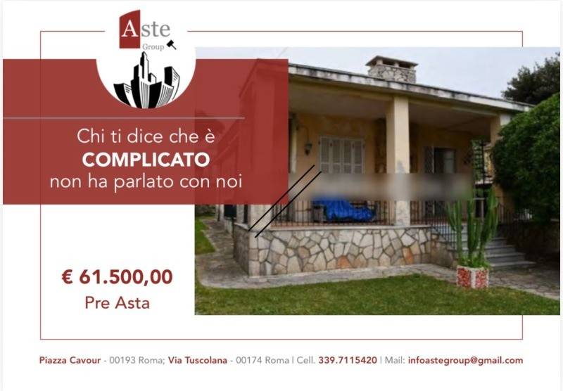 casa indipendente in vendita ad Ardea in zona Lido dei Pini