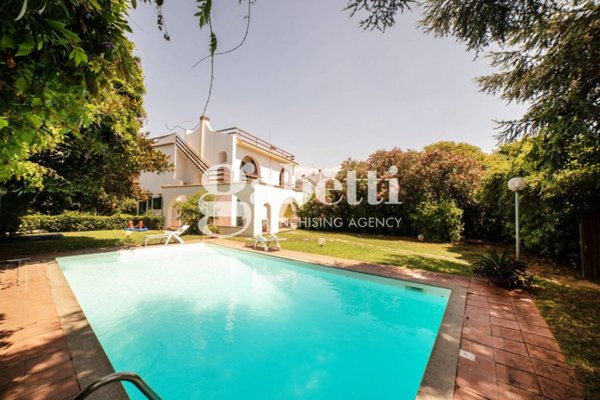 casa indipendente in vendita ad Ardea in zona Marina di Ardea