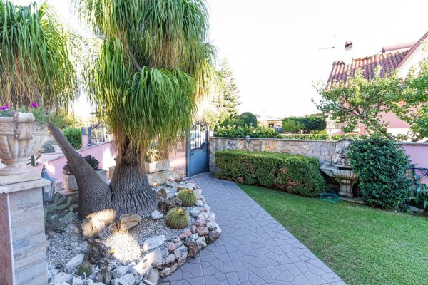 casa indipendente in vendita ad Ardea in zona Nuova Florida