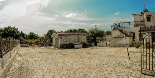 casa indipendente in vendita ad Ardea in zona Banditella
