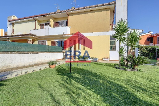 casa indipendente in vendita ad Ardea in zona Marina di Ardea