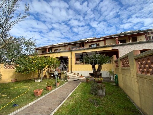 casa indipendente in vendita ad Ardea in zona Nuova Florida
