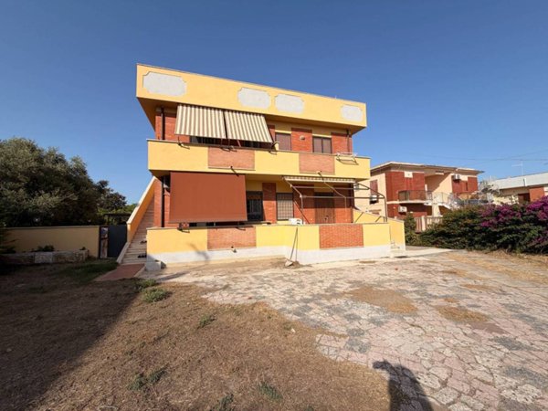 appartamento in vendita ad Ardea in zona Marina di Ardea