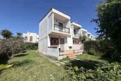 villa in vendita ad Ardea in zona Marina di Ardea