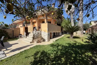 villa in vendita ad Ardea in zona Nuova Florida