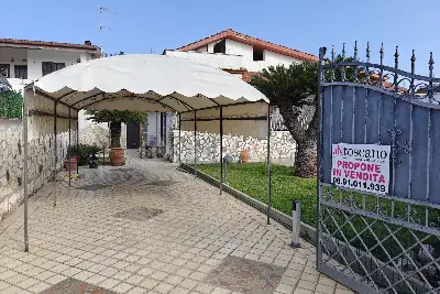 casa indipendente in vendita ad Ardea in zona Marina di Ardea
