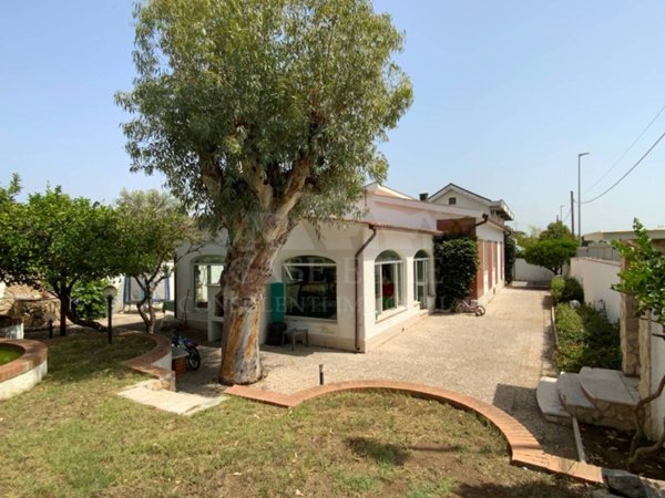 casa indipendente in vendita ad Ardea in zona Nuova California