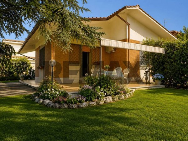 casa indipendente in vendita ad Ardea in zona Nuova California