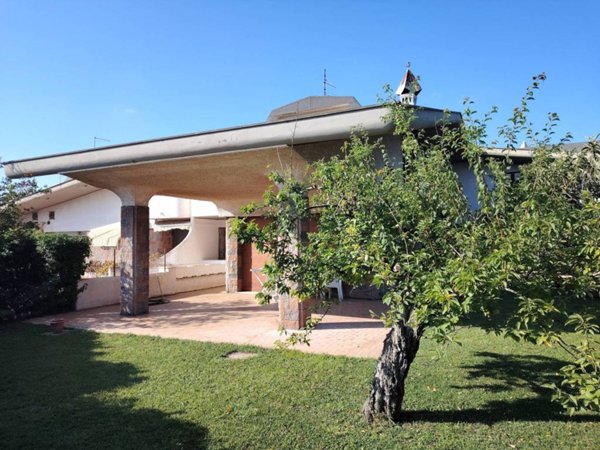 casa indipendente in vendita ad Ardea in zona Nuova California