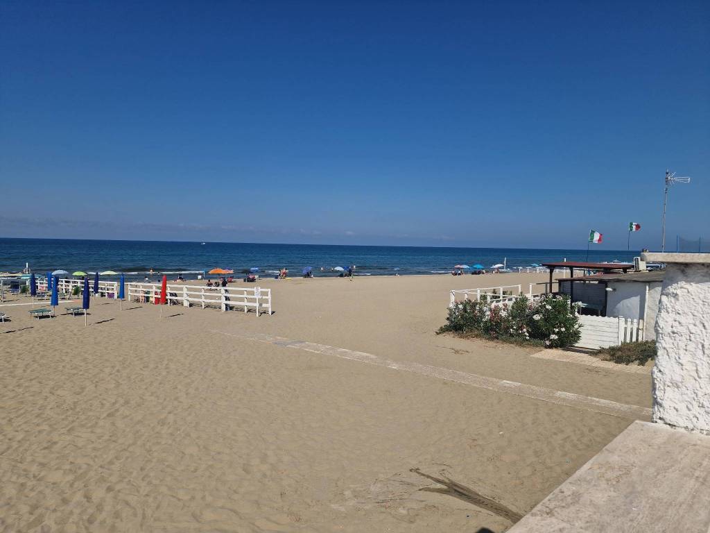 casa indipendente in vendita ad Ardea in zona Marina di Ardea