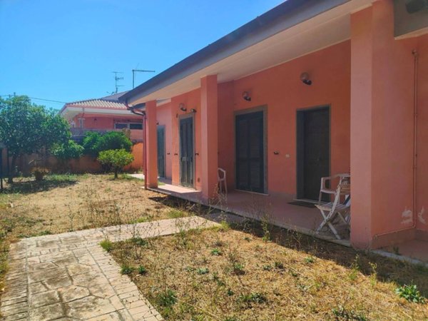 casa indipendente in vendita ad Ardea in zona Nuova California