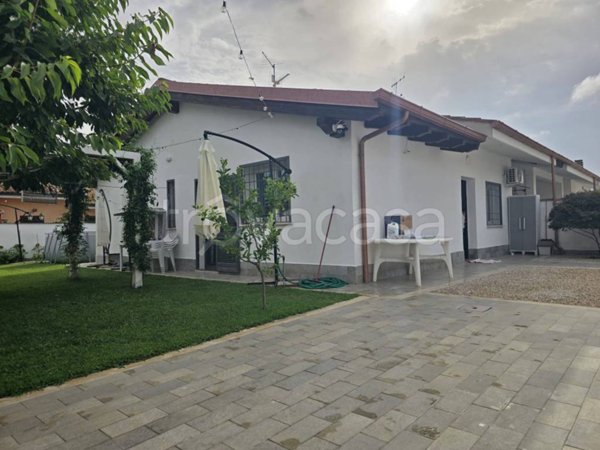 casa indipendente in vendita ad Ardea in zona Nuova Florida
