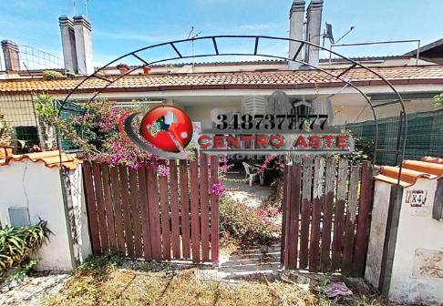 casa indipendente in vendita ad Ardea in zona Nuova California