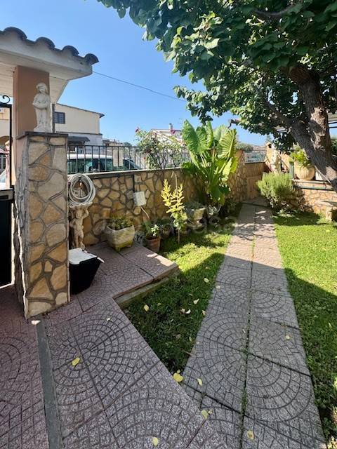 casa indipendente in vendita ad Ardea in zona Nuova Florida