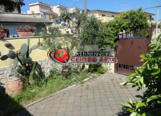appartamento in vendita ad Ardea in zona Marina di Ardea