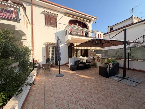 casa indipendente in vendita ad Ardea in zona Marina di Ardea