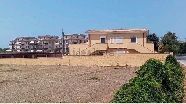 appartamento in vendita ad Ardea in zona Marina di Ardea