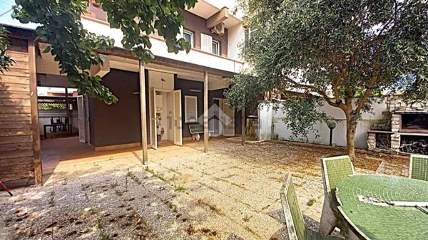 appartamento in vendita ad Ardea in zona Marina di Ardea