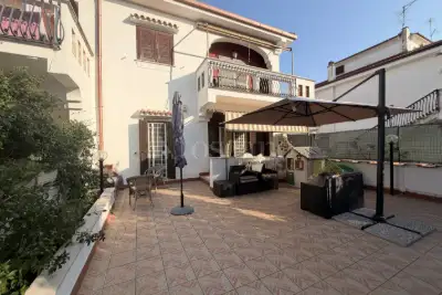 casa indipendente in vendita ad Ardea in zona Marina di Ardea
