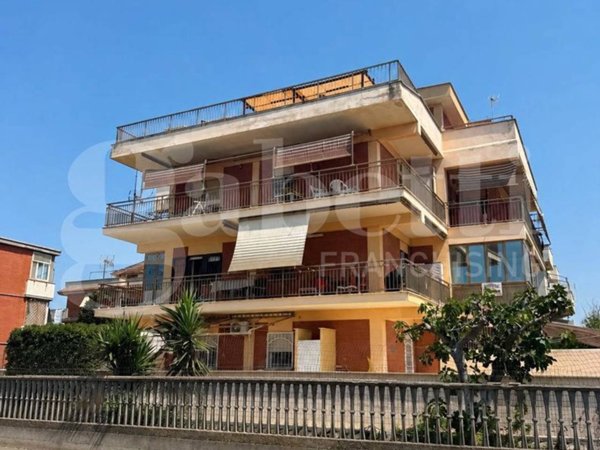 appartamento in vendita ad Ardea in zona Marina di Ardea