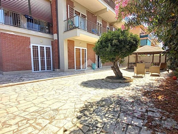 appartamento in vendita ad Ardea in zona Marina di Ardea