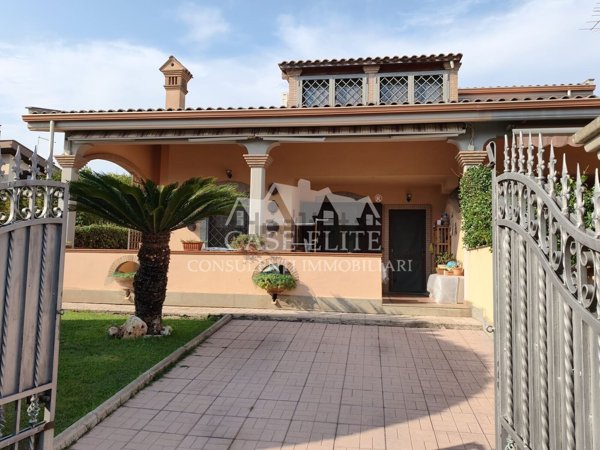 casa indipendente in vendita ad Ardea in zona Nuova California