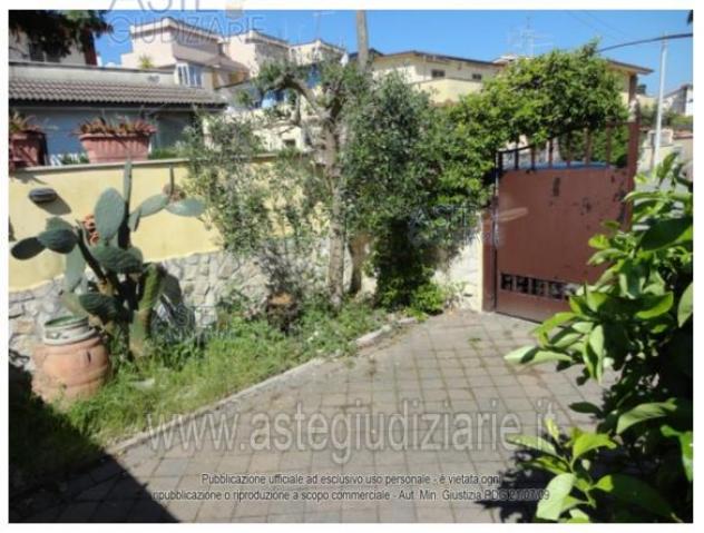 appartamento in vendita ad Ardea in zona Marina di Ardea