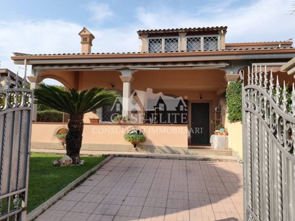 casa indipendente in vendita ad Ardea in zona Nuova California
