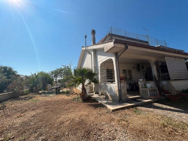 casa indipendente in vendita ad Ardea in zona Nuova Florida