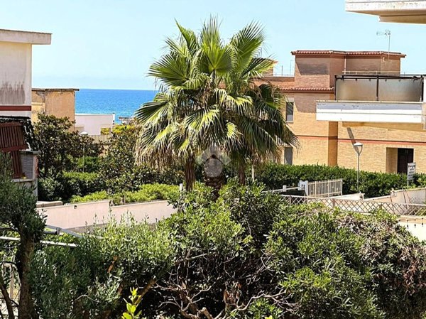 appartamento in vendita ad Ardea in zona Marina di Ardea