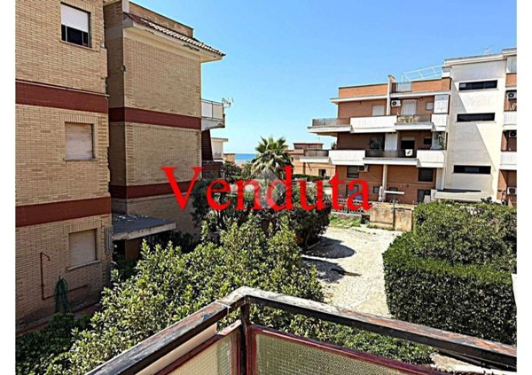 appartamento in vendita ad Ardea in zona Marina di Ardea
