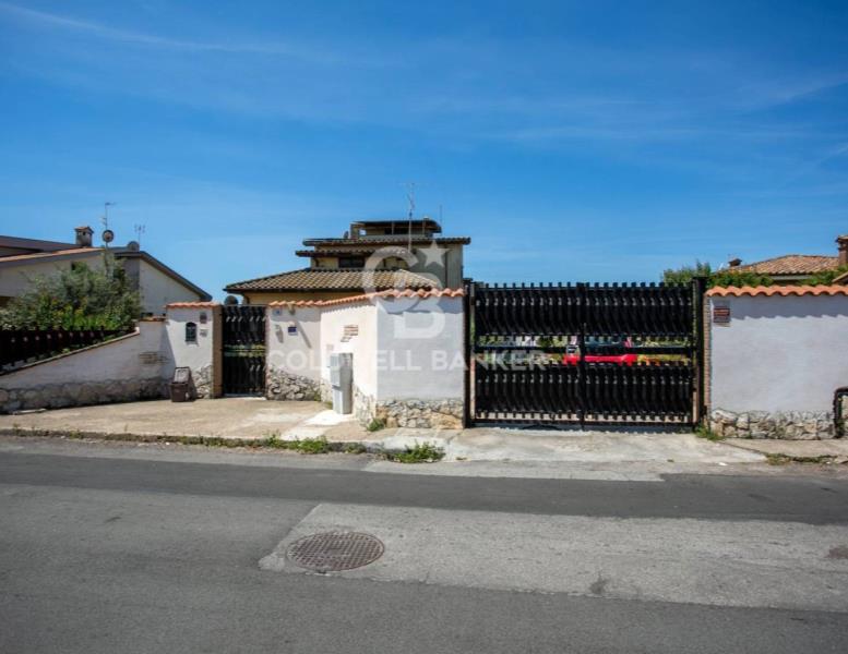casa indipendente in vendita ad Ardea in zona Nuova Florida
