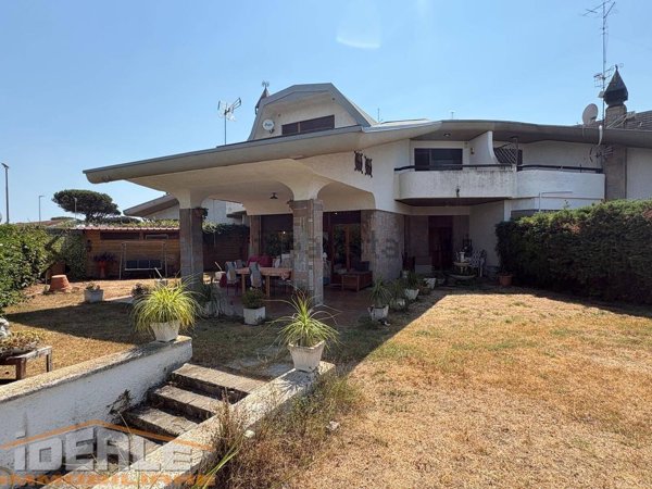 casa indipendente in vendita ad Ardea in zona Nuova California