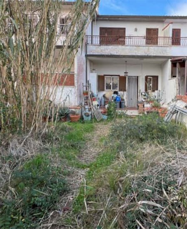 casa indipendente in vendita ad Ardea in zona Colle Romito