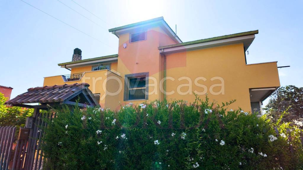 appartamento in vendita ad Ardea in zona Montagnano