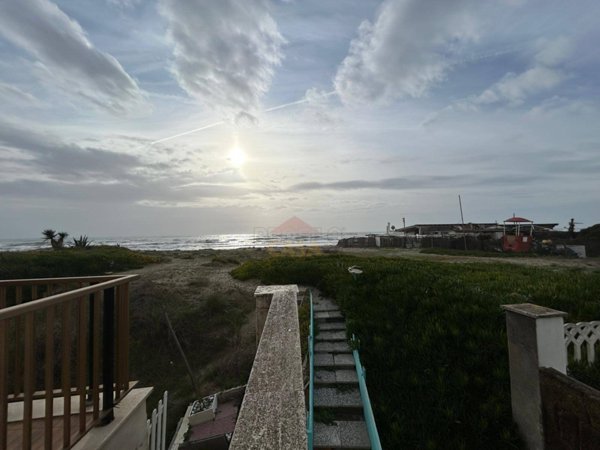 casa indipendente in vendita ad Ardea in zona Marina di Ardea