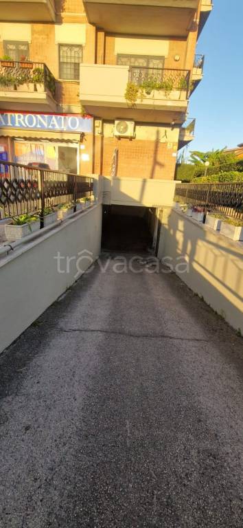 locale commerciale in vendita ad Ardea in zona Nuova California