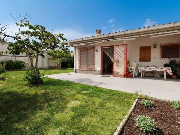 casa indipendente in vendita ad Ardea in zona Colle Romito