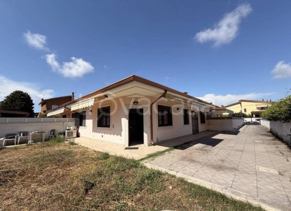 casa indipendente in vendita ad Ardea in zona Colle Romito