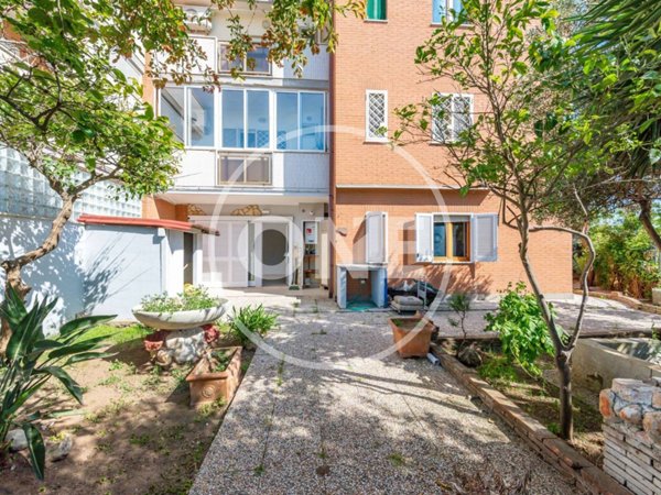 appartamento in vendita ad Ardea in zona Marina di Ardea