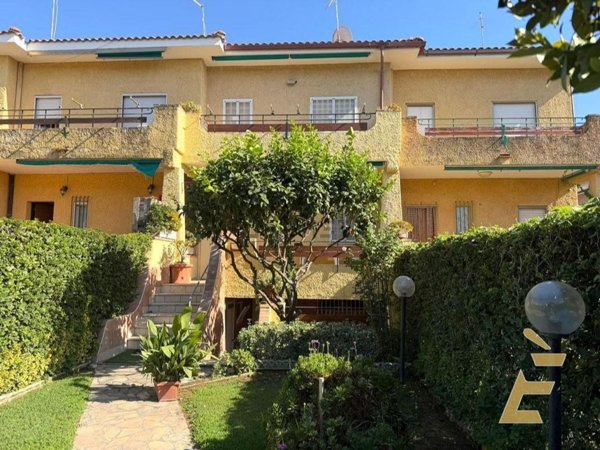 casa indipendente in vendita ad Ardea