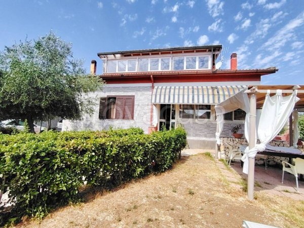 casa indipendente in vendita ad Ardea in zona Banditella