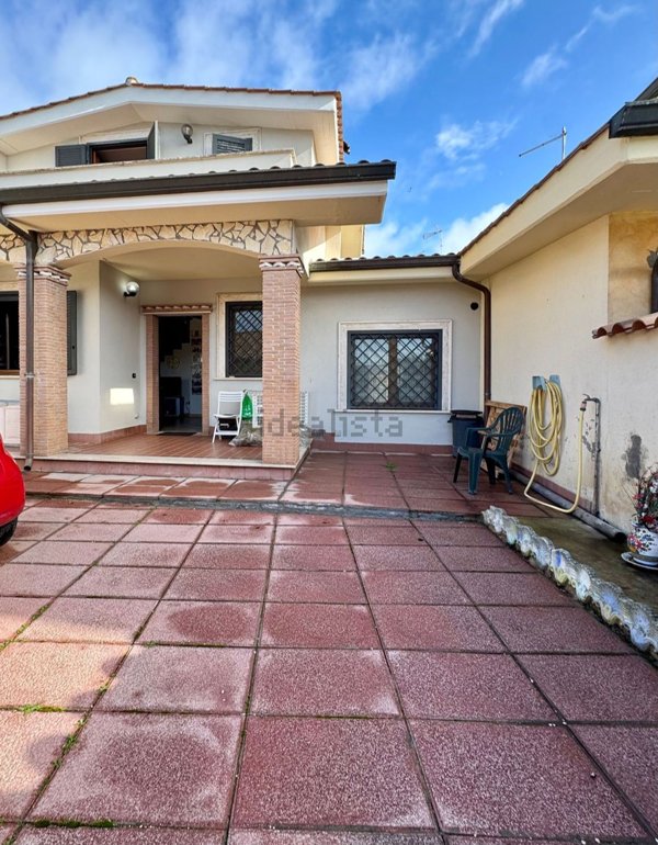 casa indipendente in vendita ad Ardea in zona Nuova Florida