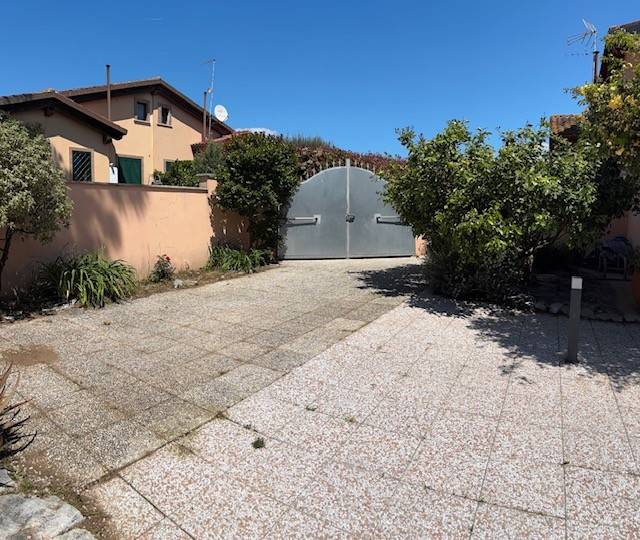 casa indipendente in vendita ad Ardea in zona Nuova California