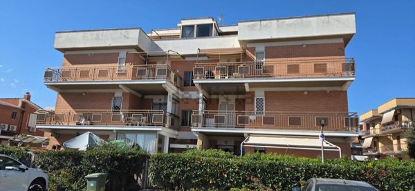 appartamento in vendita ad Ardea in zona Marina di Ardea