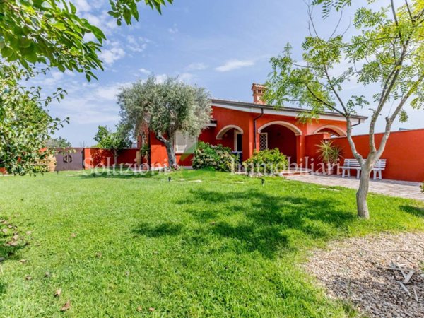 casa indipendente in vendita ad Ardea in zona Nuova California