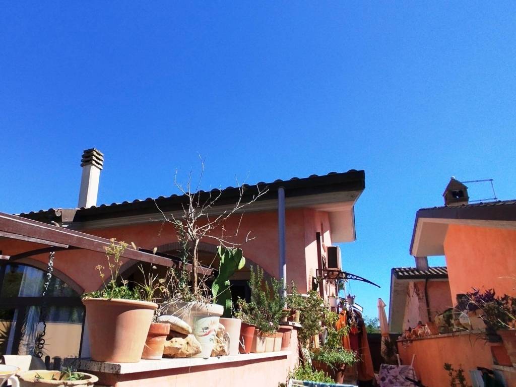 appartamento in vendita ad Ardea in zona Lido dei Pini