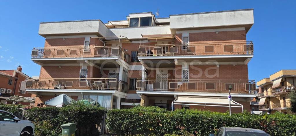 appartamento in vendita ad Ardea in zona Marina di Ardea