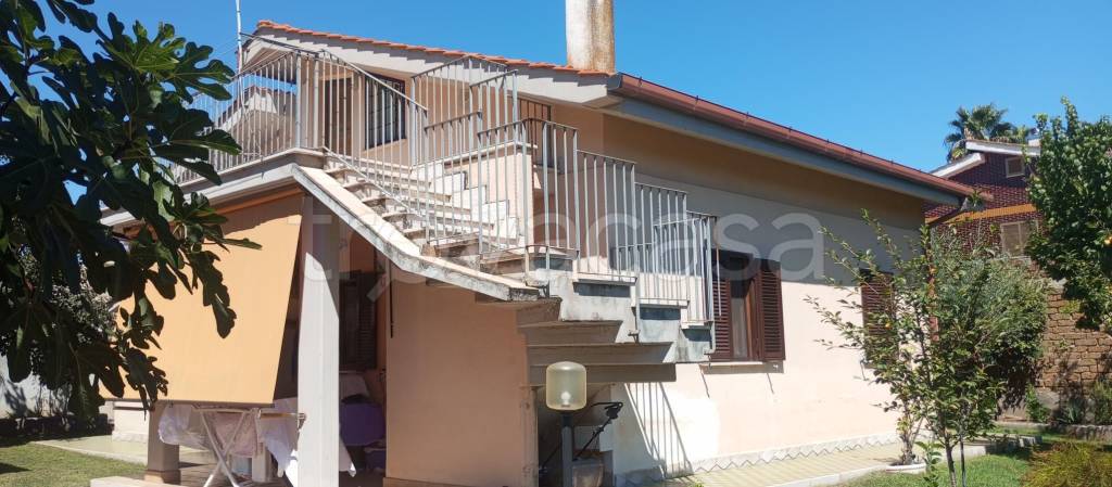 casa indipendente in vendita ad Ardea in zona Banditella