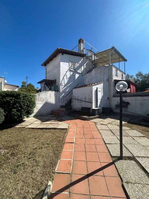 casa indipendente in vendita ad Ardea